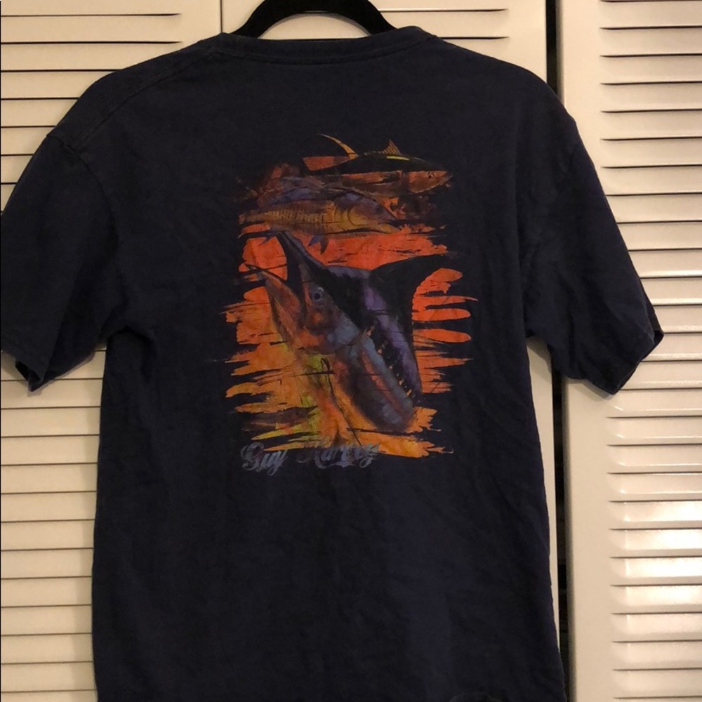 Med guy Harvey shirt